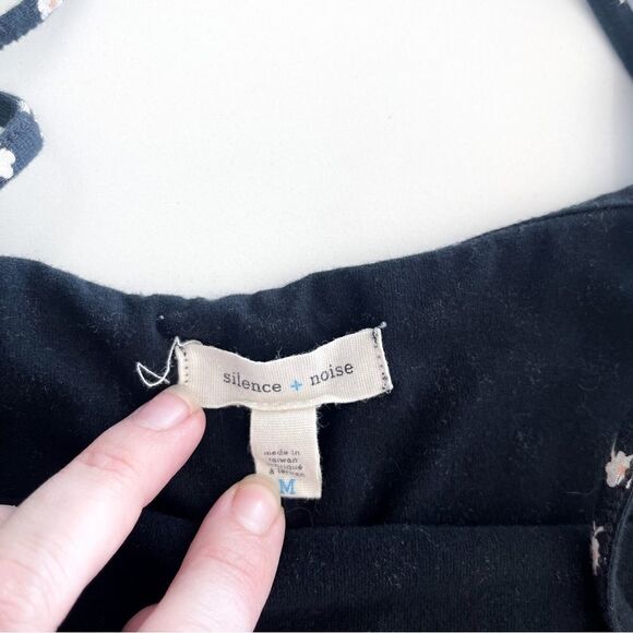 Silence + noise cami // size medium // floral cami - Picture 7 of 8